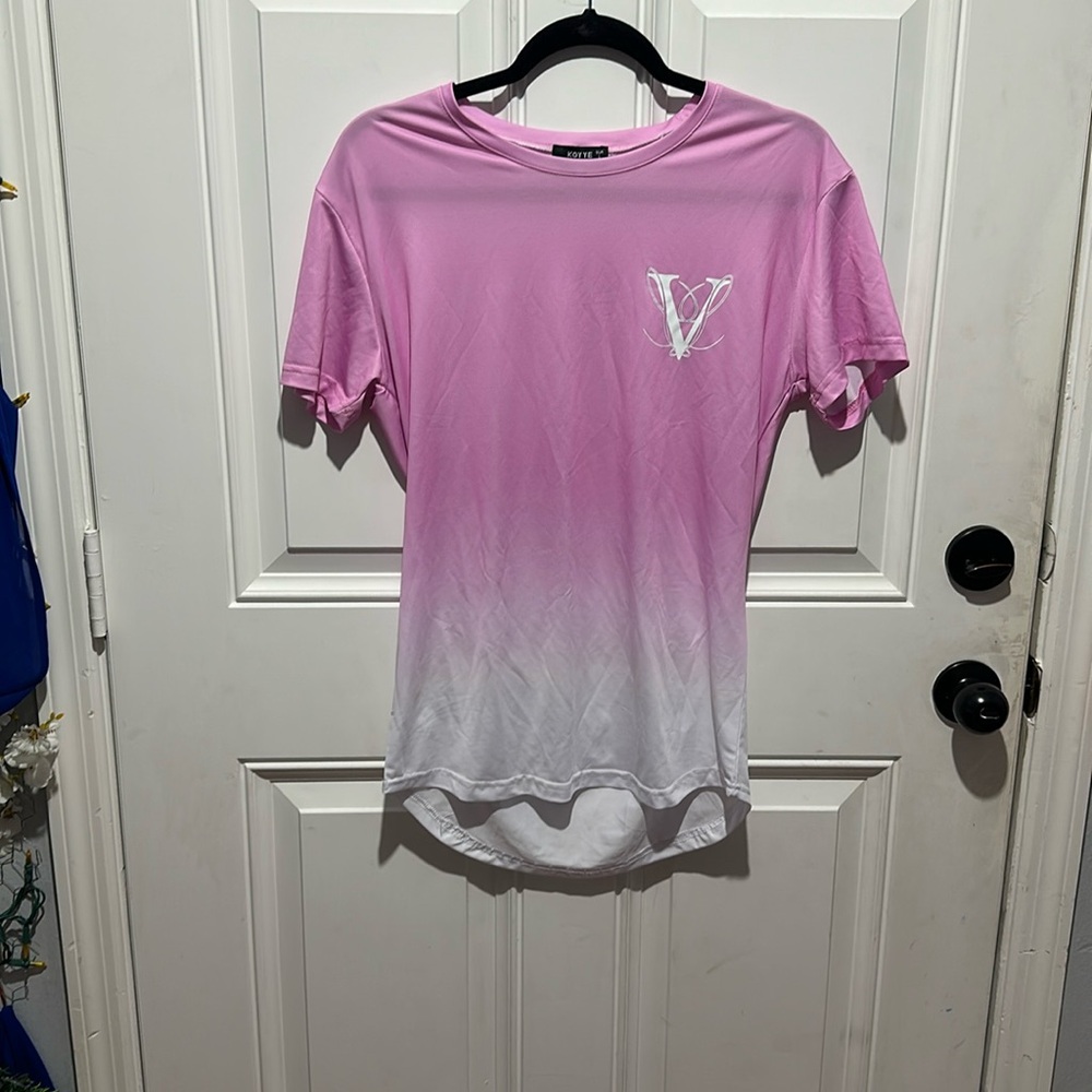 Mens dri-fit type material size large shirt NWOT runs small